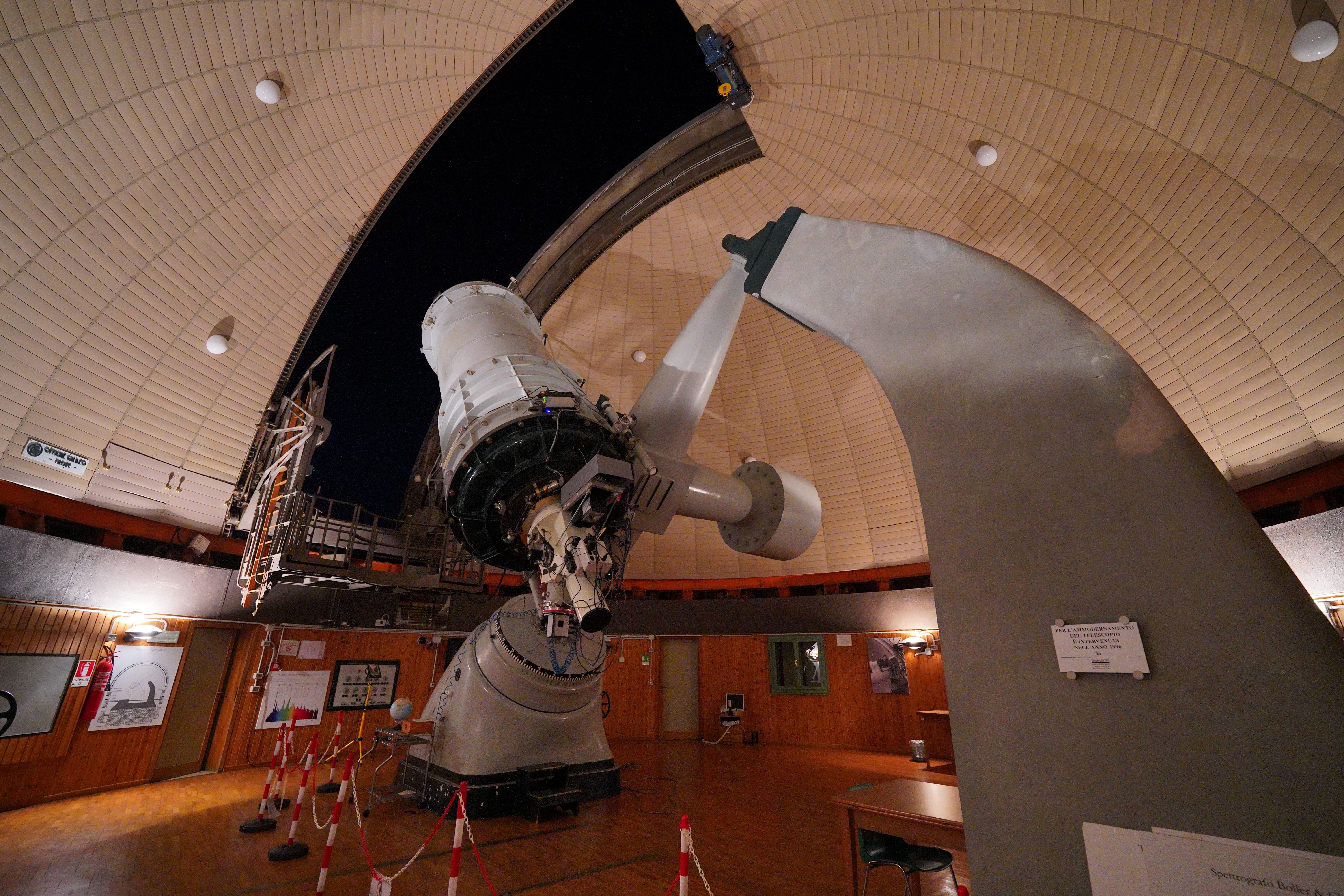 The 1.22m Galileo telescope used by the members of SITCOM during the observing school.